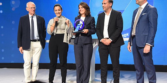 fünf Leute mit Auszeichnung